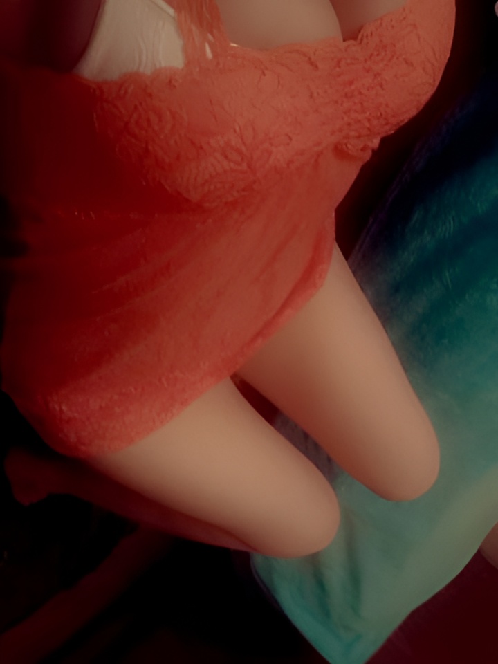 Елена привлекательная девушка из Новотитаровская цена от 10000 руб