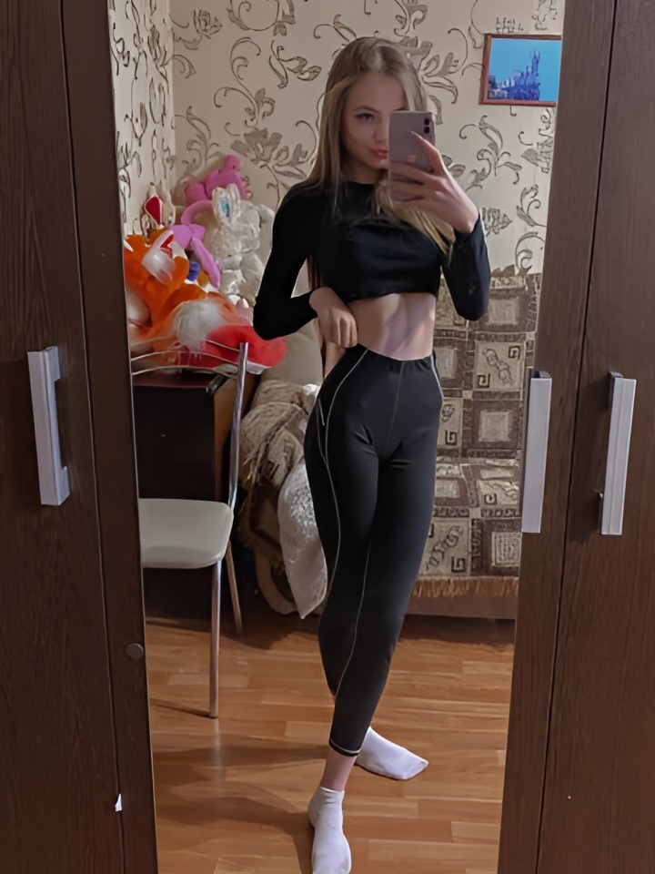 Леночка привлекательная девушка из Новотитаровская цена от 1500 руб