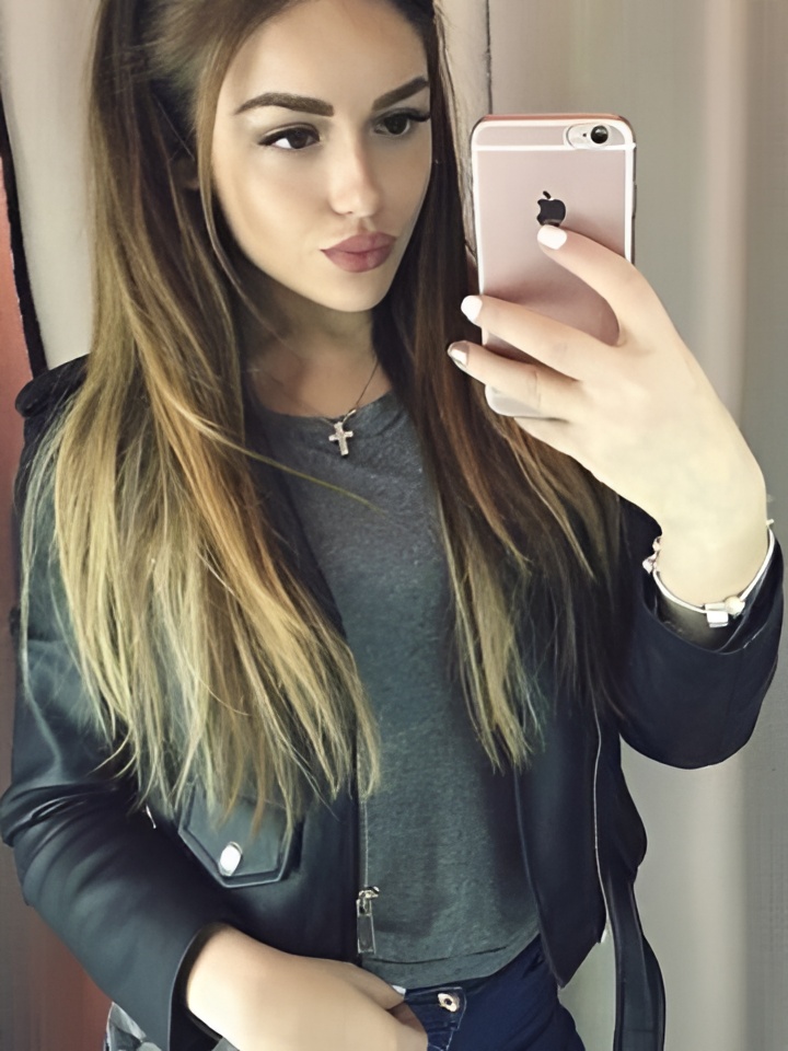 Мирослава привлекательная девушка из Новотитаровская цена от 1500 руб