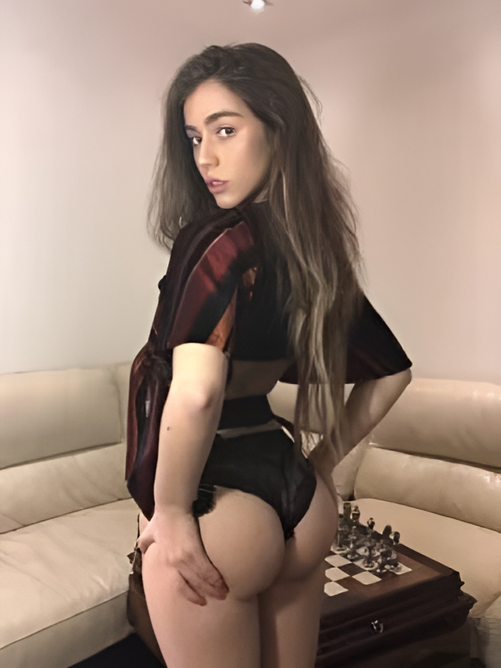 Роксана привлекательная девушка из Новотитаровская цена от 2000 руб