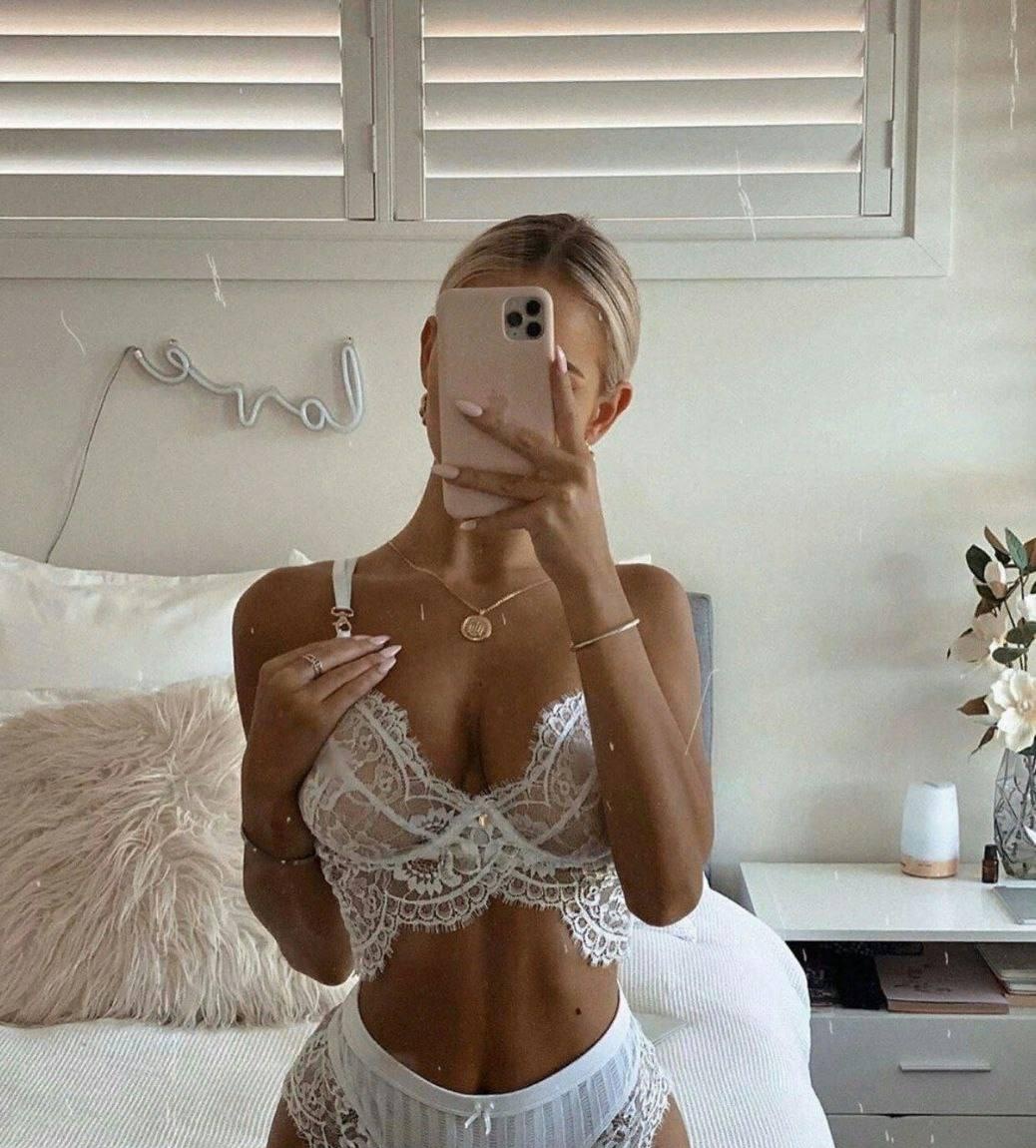 Елена привлекательная девушка из Новотитаровская цена от 4000 руб