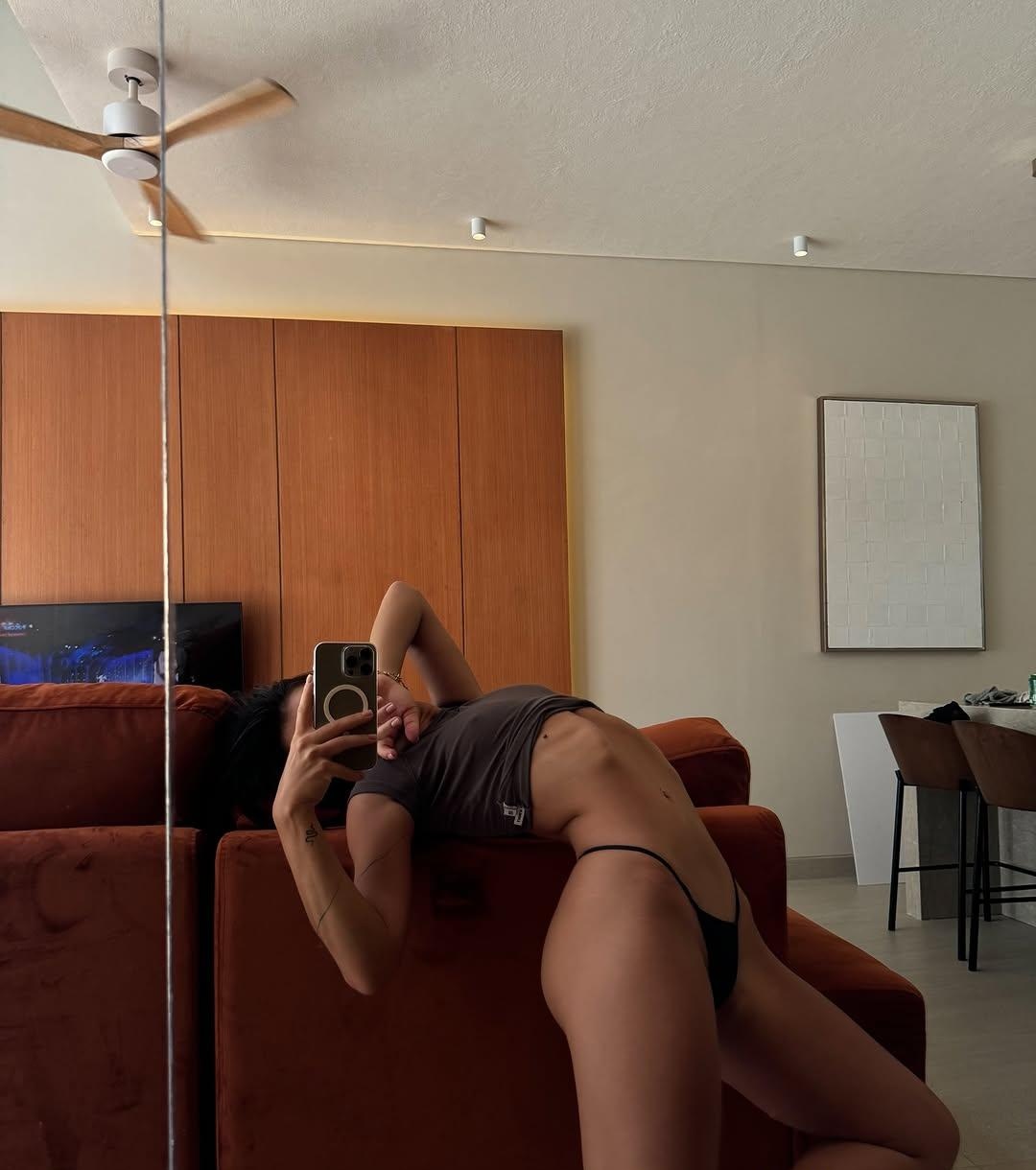 Марина привлекательная девушка из Новотитаровская цена от 6000 руб