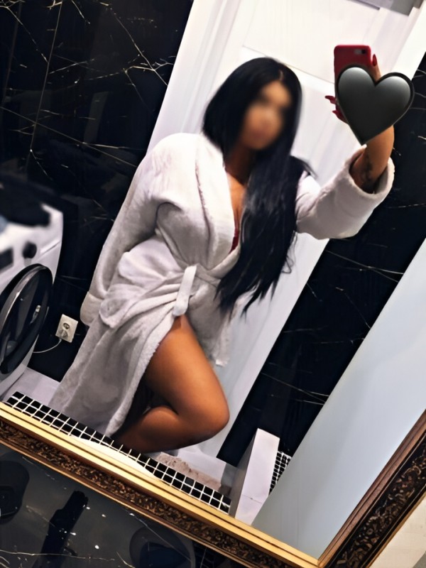 Каролина из Новотитаровская