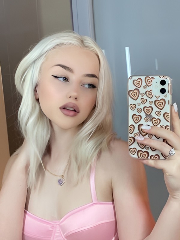 Нелли из Новотитаровская