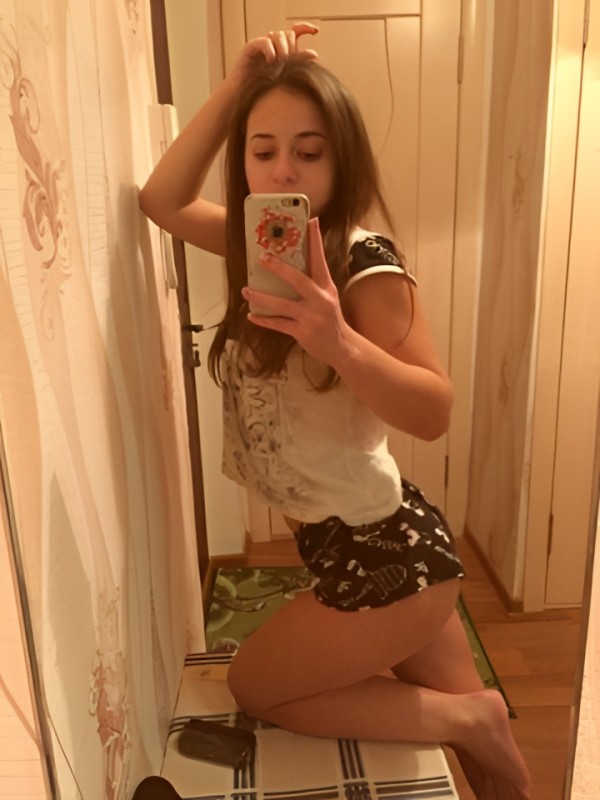 Риана из Новотитаровская