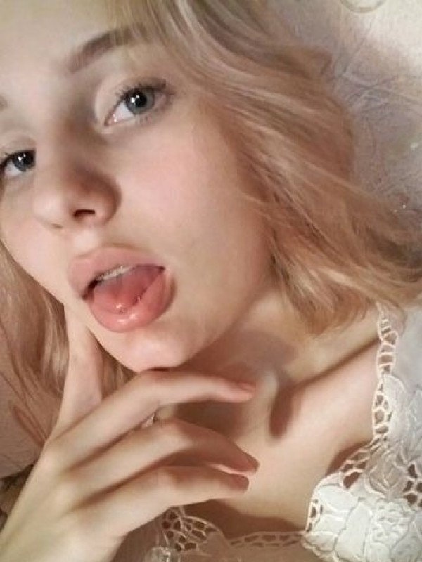 Настя из Новотитаровская