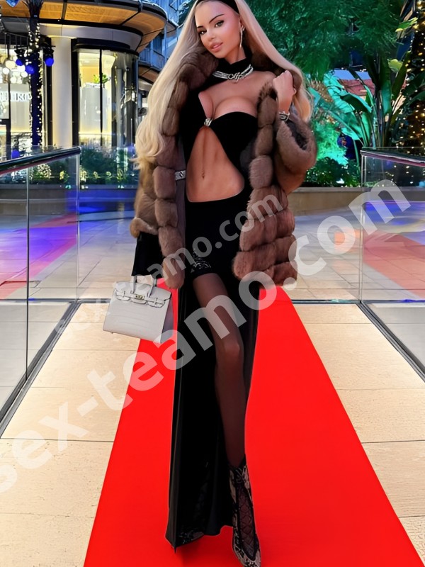 Надя из Новотитаровская